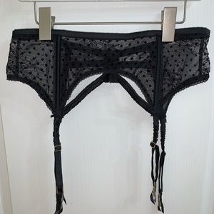 Victoria’s Secret black lace garter belt size L